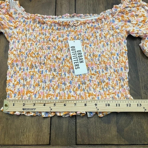 NWT UO Urban Outfitters Daydreamer smocked crop top. Size M. Floral print. - Picture 6 of 8